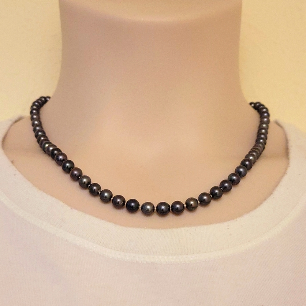 Akoya Salt Water Vintage Cultured Black Pearl Necklace